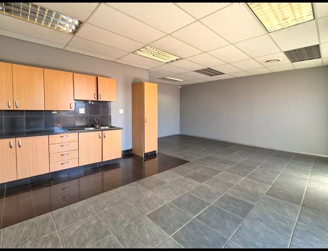 450M² OFFICE TO LET IN WILLOWBROOK